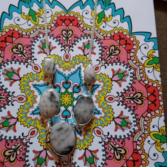 New Handcrafted pinolith jasper necklace - Picture 3 of 5